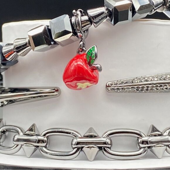 Beware The Enchantment ST38056 Halloween Stack 2025 Apple Charm - Picture 1 of 4